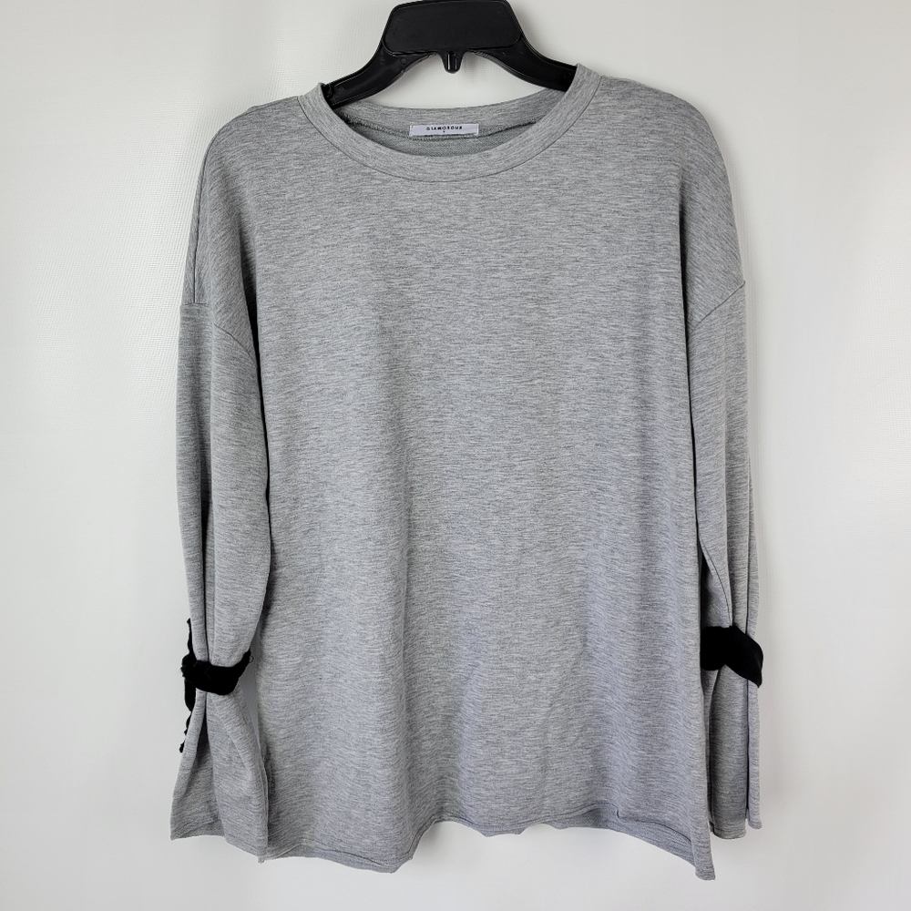 GLAMOROUS Bow On Sleeve Gray Sweater Sz Small NWOT